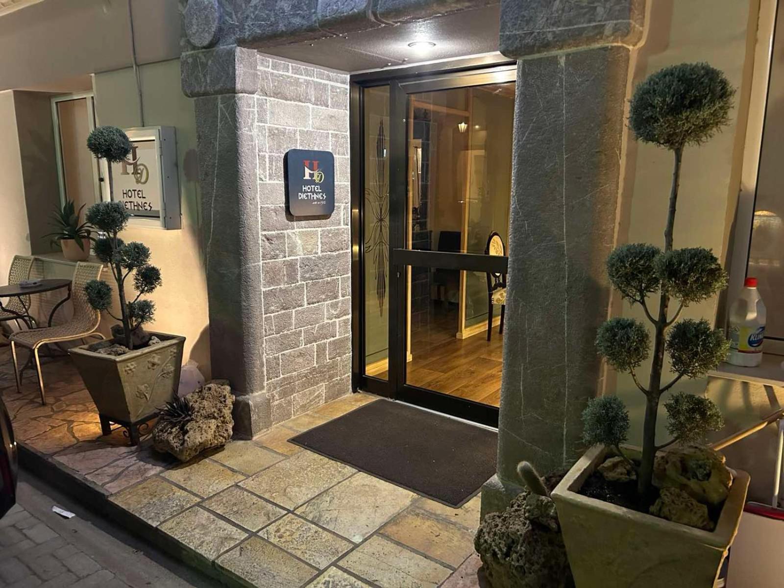 Hotel Διεθνές Захаро Экстерьер фото